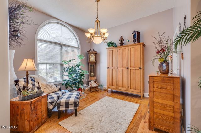 220 Haley Walk, Bristol, TN 37620