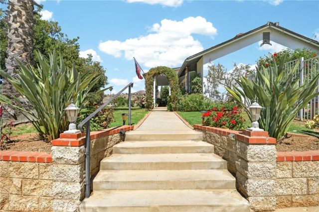 15091 Golden Star, Riverside, CA 92506