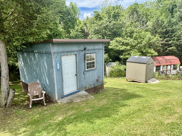 205 W Harp St, Manchester, TN 37355
