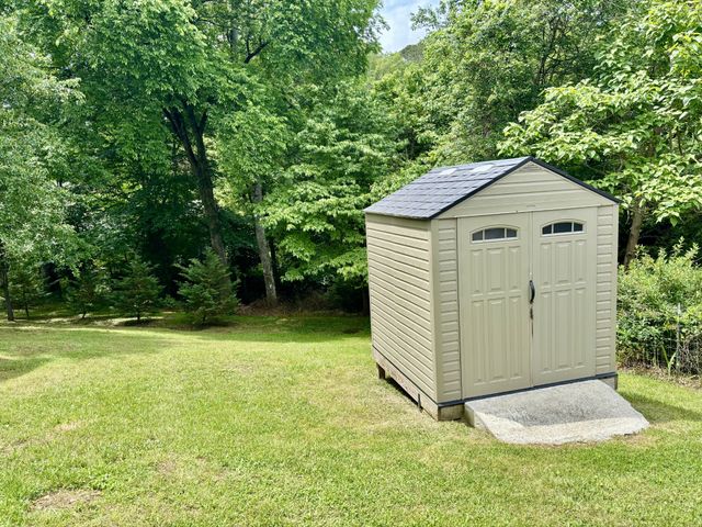 205 W Harp St, Manchester, TN 37355