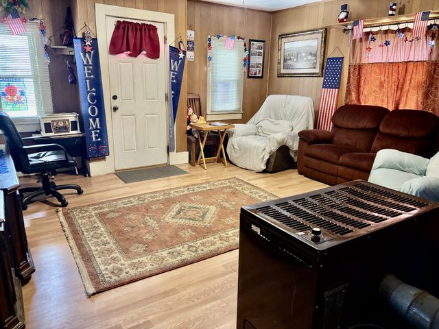 205 W Harp St, Manchester, TN 37355