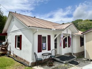 205 W Harp St, Manchester, TN 37355