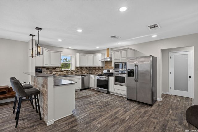 5054 ODaniel, Seguin, TX 78155