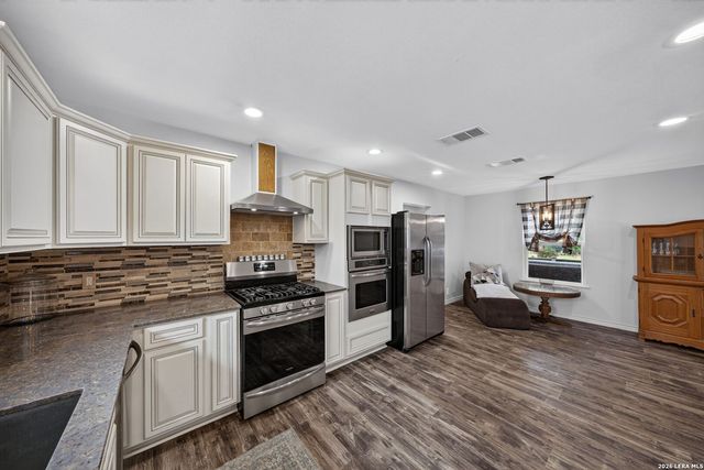 5054 ODaniel, Seguin, TX 78155