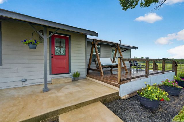 5054 ODaniel, Seguin, TX 78155