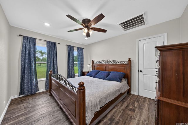 5054 ODaniel, Seguin, TX 78155
