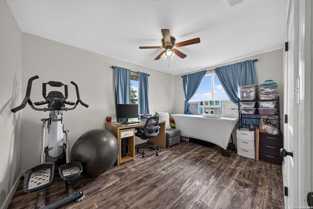 5054 ODaniel, Seguin, TX 78155