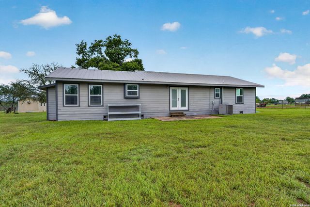 5054 ODaniel, Seguin, TX 78155