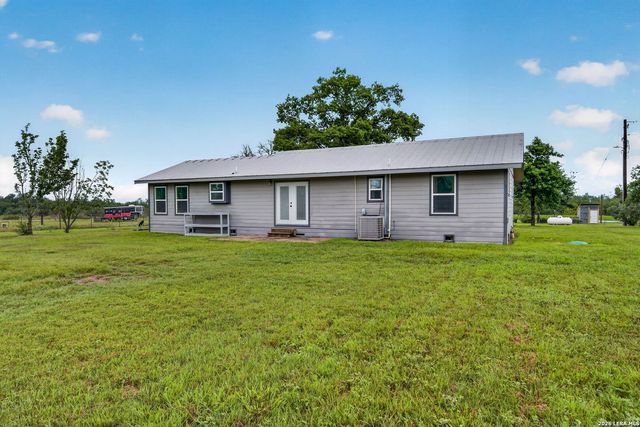 5054 ODaniel, Seguin, TX 78155