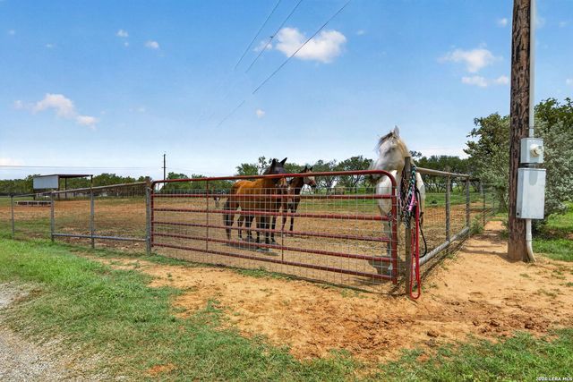 5054 ODaniel, Seguin, TX 78155