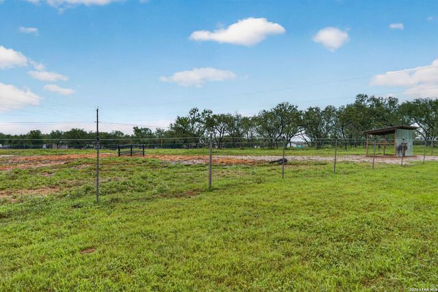 5054 ODaniel, Seguin, TX 78155