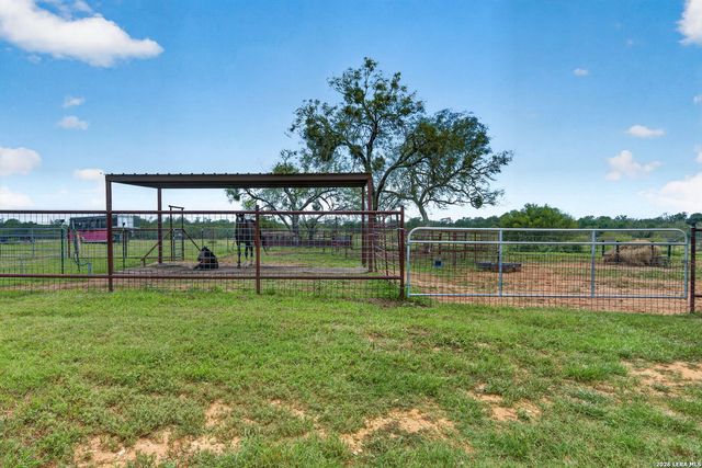 5054 ODaniel, Seguin, TX 78155
