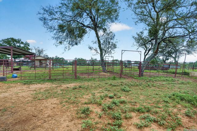 5054 ODaniel, Seguin, TX 78155