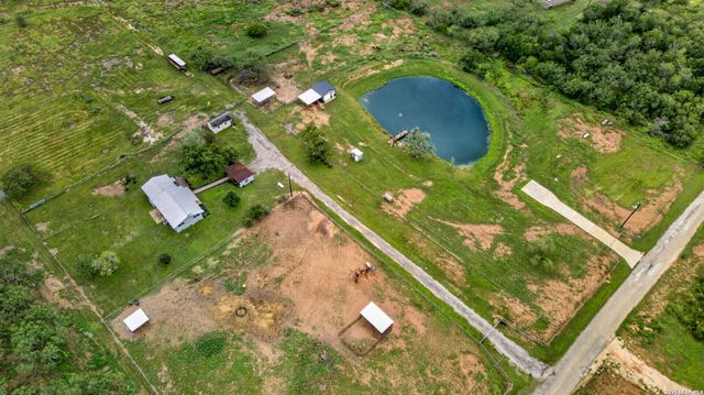 5054 ODaniel, Seguin, TX 78155