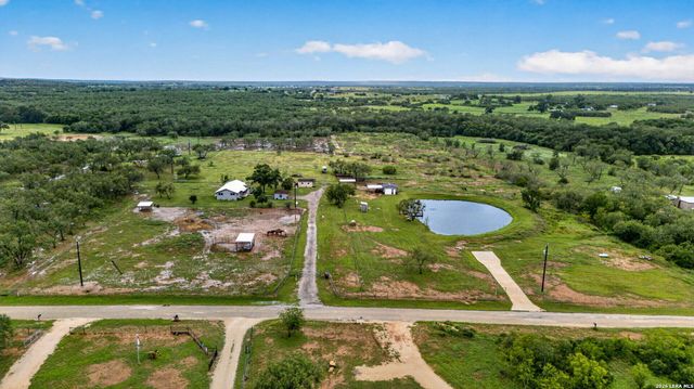 5054 ODaniel, Seguin, TX 78155