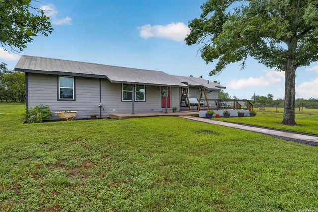 5054 ODaniel, Seguin, TX 78155