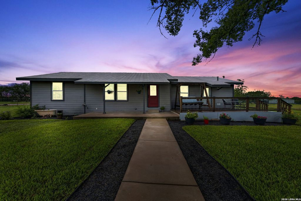 5054 ODaniel, Seguin, TX 78155