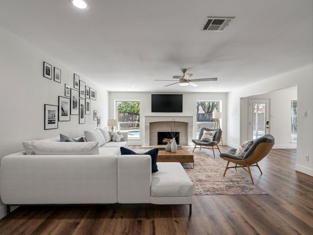 2109 Bay Hill Drive, League City, TX 77573