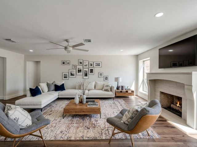 2109 Bay Hill Drive, League City, TX 77573