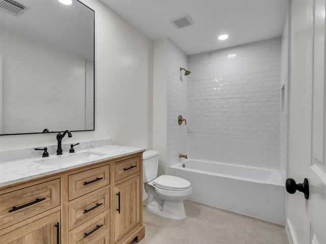2109 Bay Hill Drive, League City, TX 77573