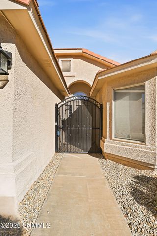 2516 Gila Bend Loop, Las Cruces, NM 88011