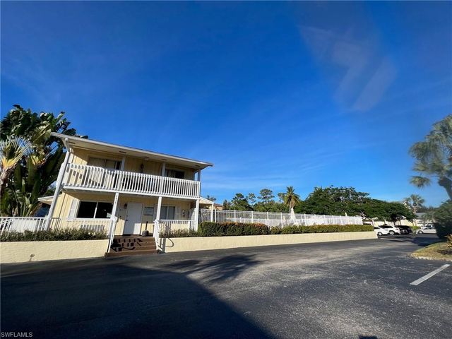 4603 Bayshore DR F8, Naples, FL 34112