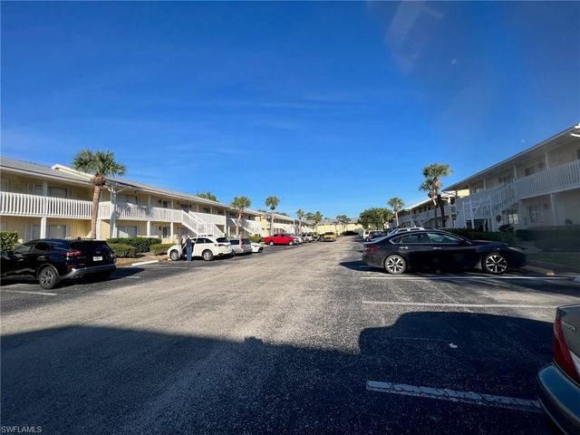 4603 Bayshore DR F8, Naples, FL 34112