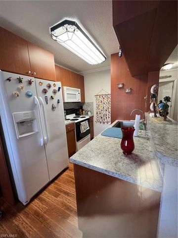 4603 Bayshore DR F8, Naples, FL 34112