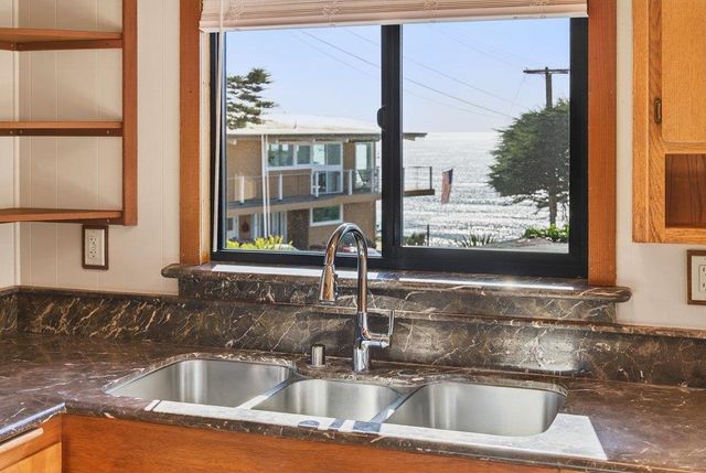 1 Gray Way, Watsonville, CA 95076