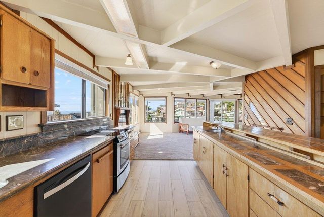 1 Gray Way, Watsonville, CA 95076