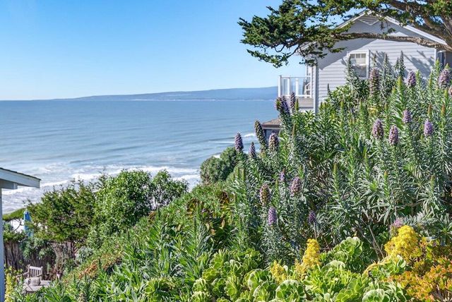 1 Gray Way, Watsonville, CA 95076