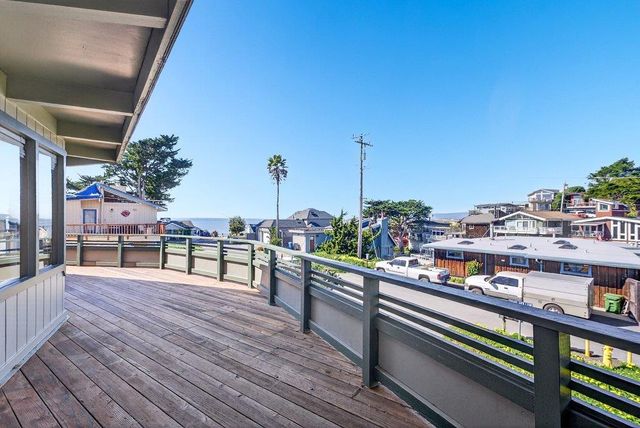 1 Gray Way, Watsonville, CA 95076