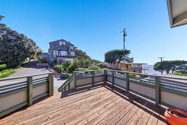 1 Gray Way, Watsonville, CA 95076