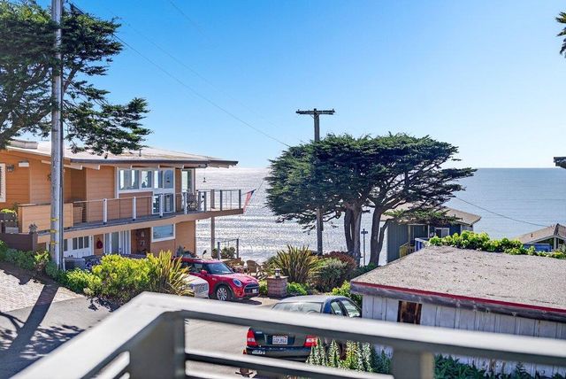 1 Gray Way, Watsonville, CA 95076