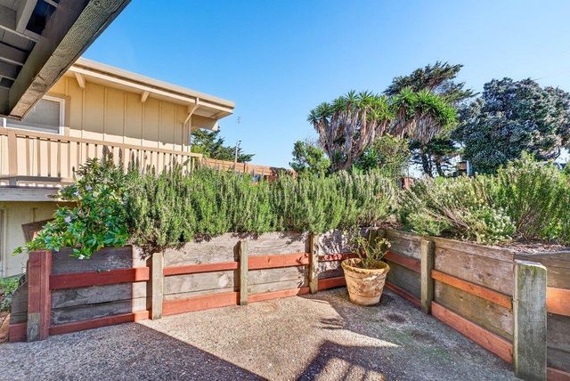 1 Gray Way, Watsonville, CA 95076