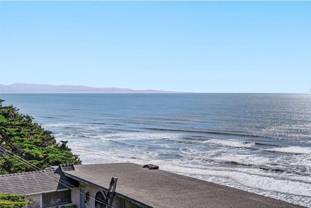 1 Gray Way, Watsonville, CA 95076