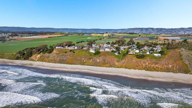 1 Gray Way, Watsonville, CA 95076