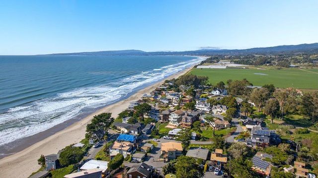 1 Gray Way, Watsonville, CA 95076