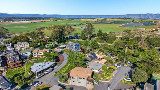 1 Gray Way, Watsonville, CA 95076
