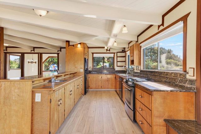 1 Gray Way, Watsonville, CA 95076