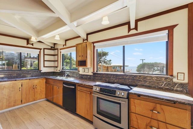 1 Gray Way, Watsonville, CA 95076