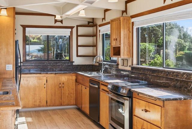 1 Gray Way, Watsonville, CA 95076