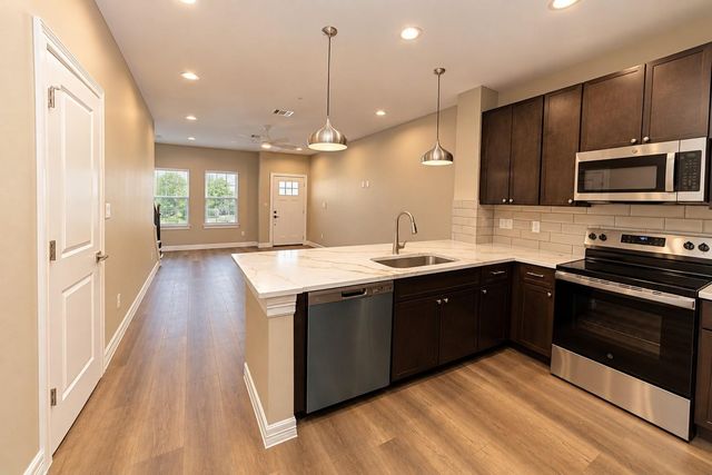 3248 Creekmont Drive, Houston, TX 77091