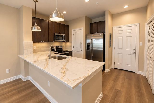 3248 Creekmont Drive, Houston, TX 77091