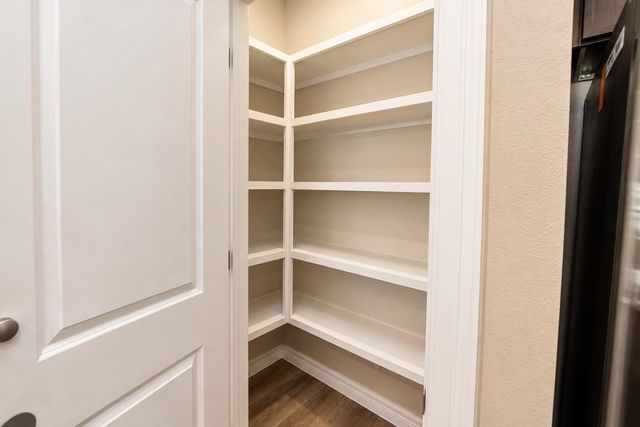 3248 Creekmont Drive, Houston, TX 77091