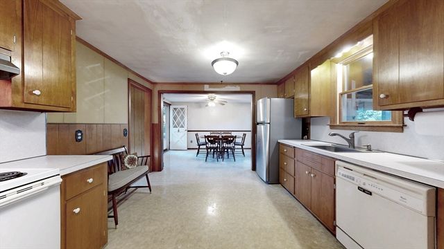 37 Eames St, North Reading, MA 01864