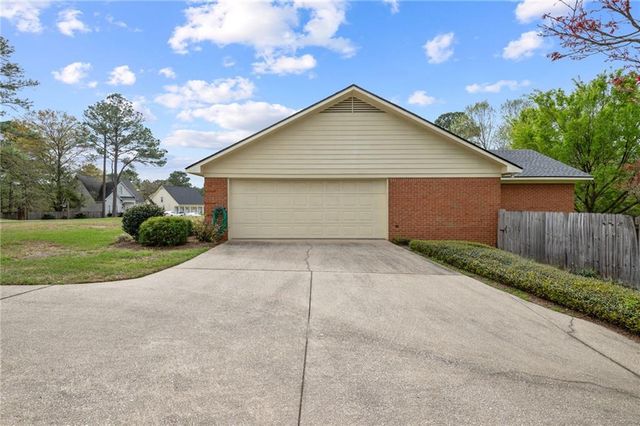 1672 Pine Station Road E, Mobile, AL 36695