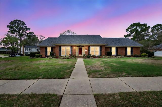 1672 Pine Station Road E, Mobile, AL 36695