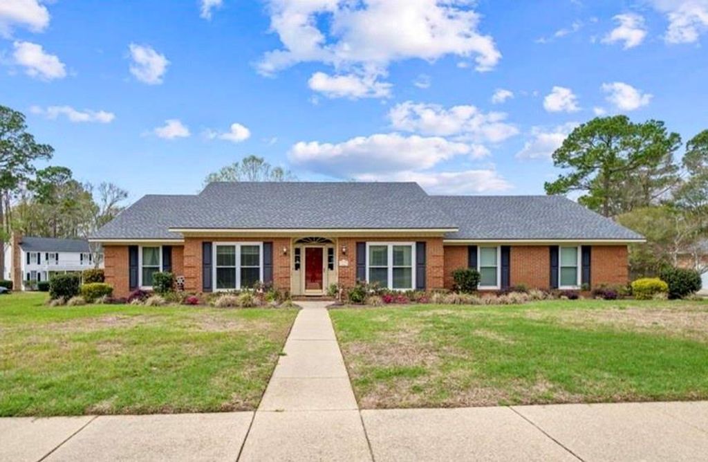 1672 Pine Station Road E, Mobile, AL 36695