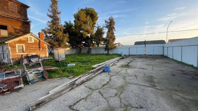 13945 S Academy Avenue, Kingsburg, CA 93631